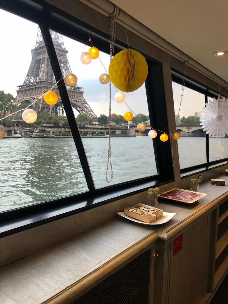 tour eiffel paris bateau