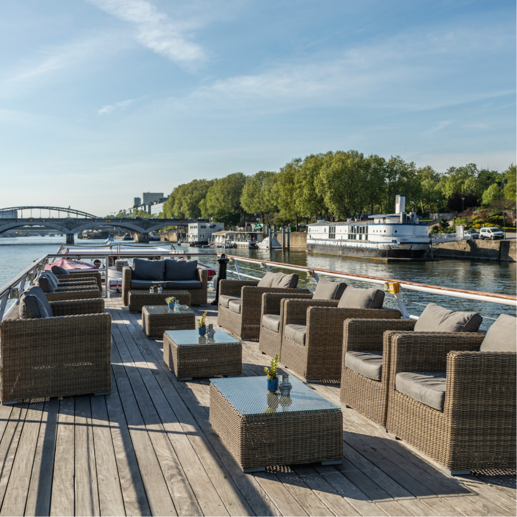 Terrasse en bois paris sur la seine