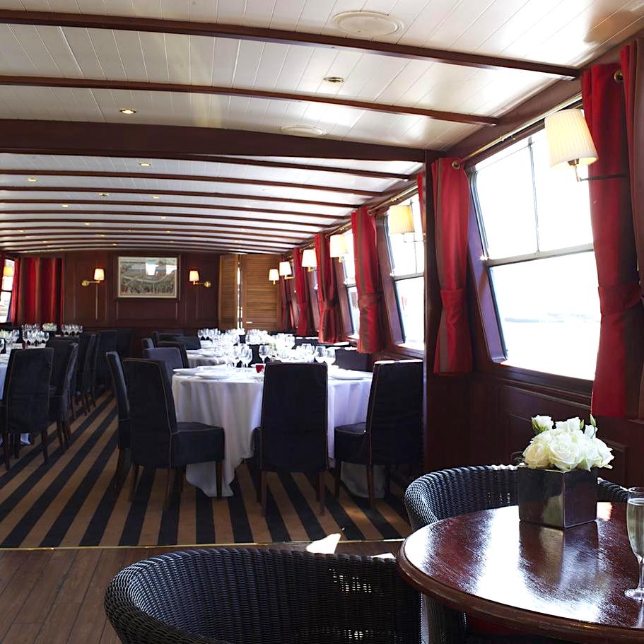 salon pont supérieur bateau