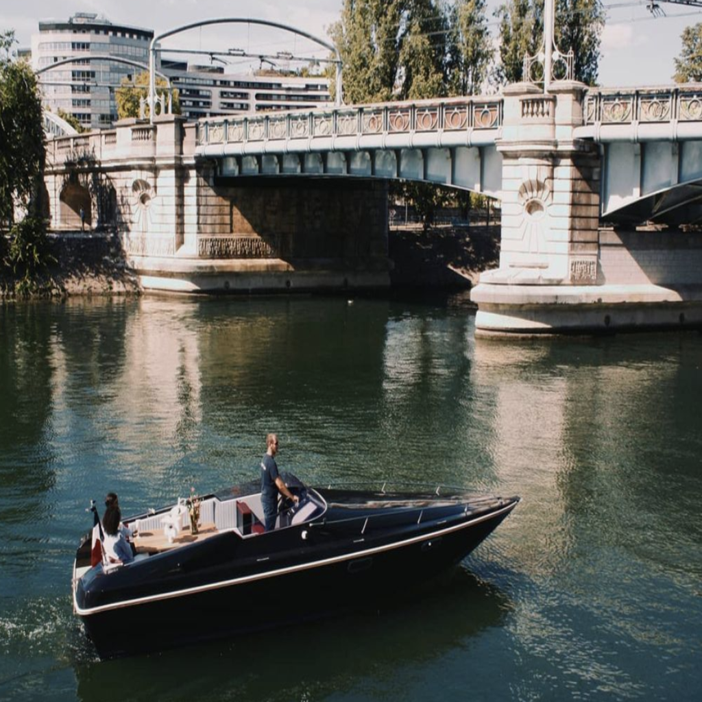 Bateau intimiste C17