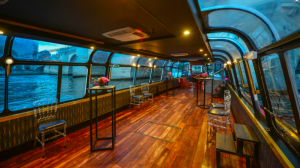 bateau sur la seine