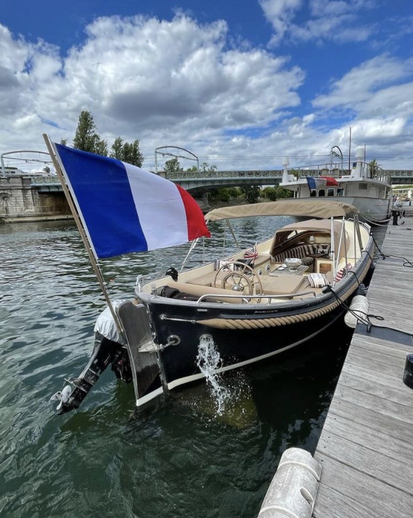 Vedette hollandaise croisière seine