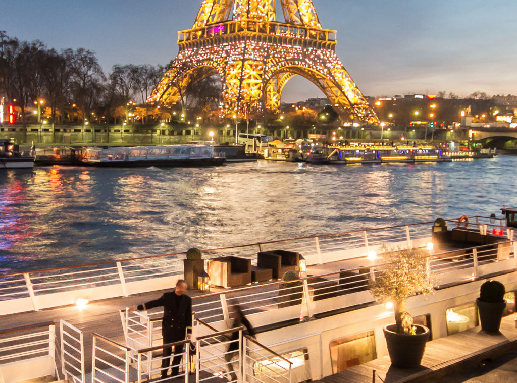 tour eiffel paris bateau