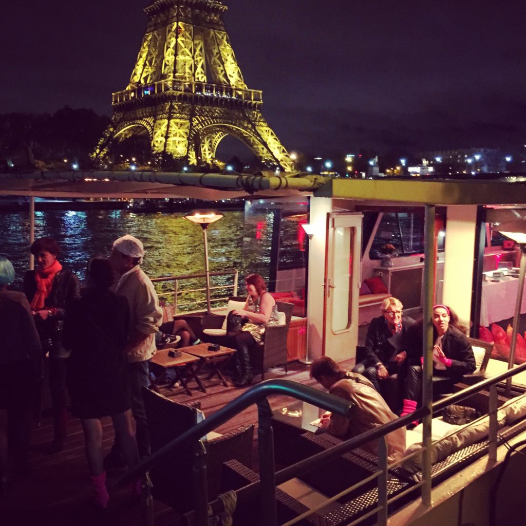 Un anniversaire Original sur une péniche privée sur la Seine