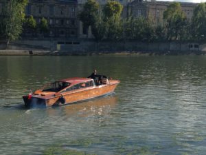 EVJF Bateau Paris-Apéritif flottant-Enterrement de vie de jeune fille-enterrement de vie de jeune garçon