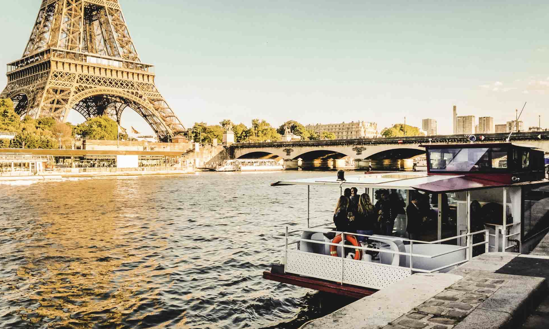 terrasse vue tour eiffel bateau seine