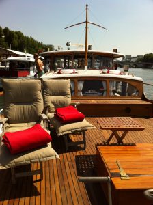 ponton de luxe yacht