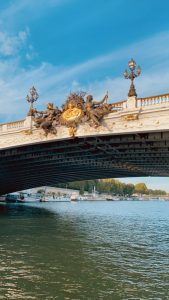 jumelles aventure bateau paris