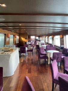 intérieur bateau bois