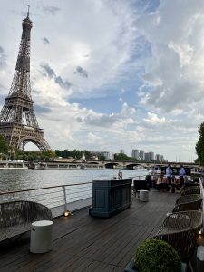 tour eiffel paris bateau