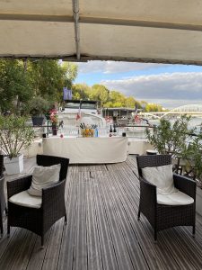 salon pont supérieur bateau