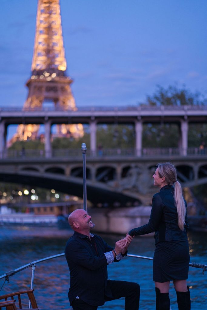 demande en mariage paris tour eiffel