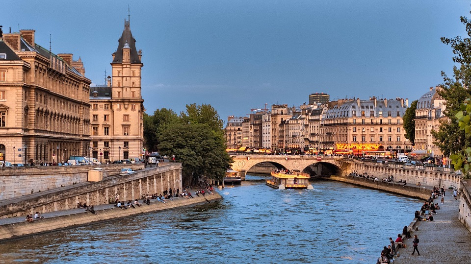 paris seine péniche privatisation événement